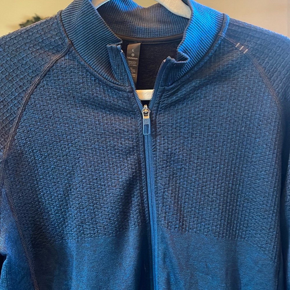 Men’s Lululemon performance jacket, size large. Color blue with some black